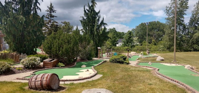 Puttin 4 Paws - From Web Listing (newer photo)